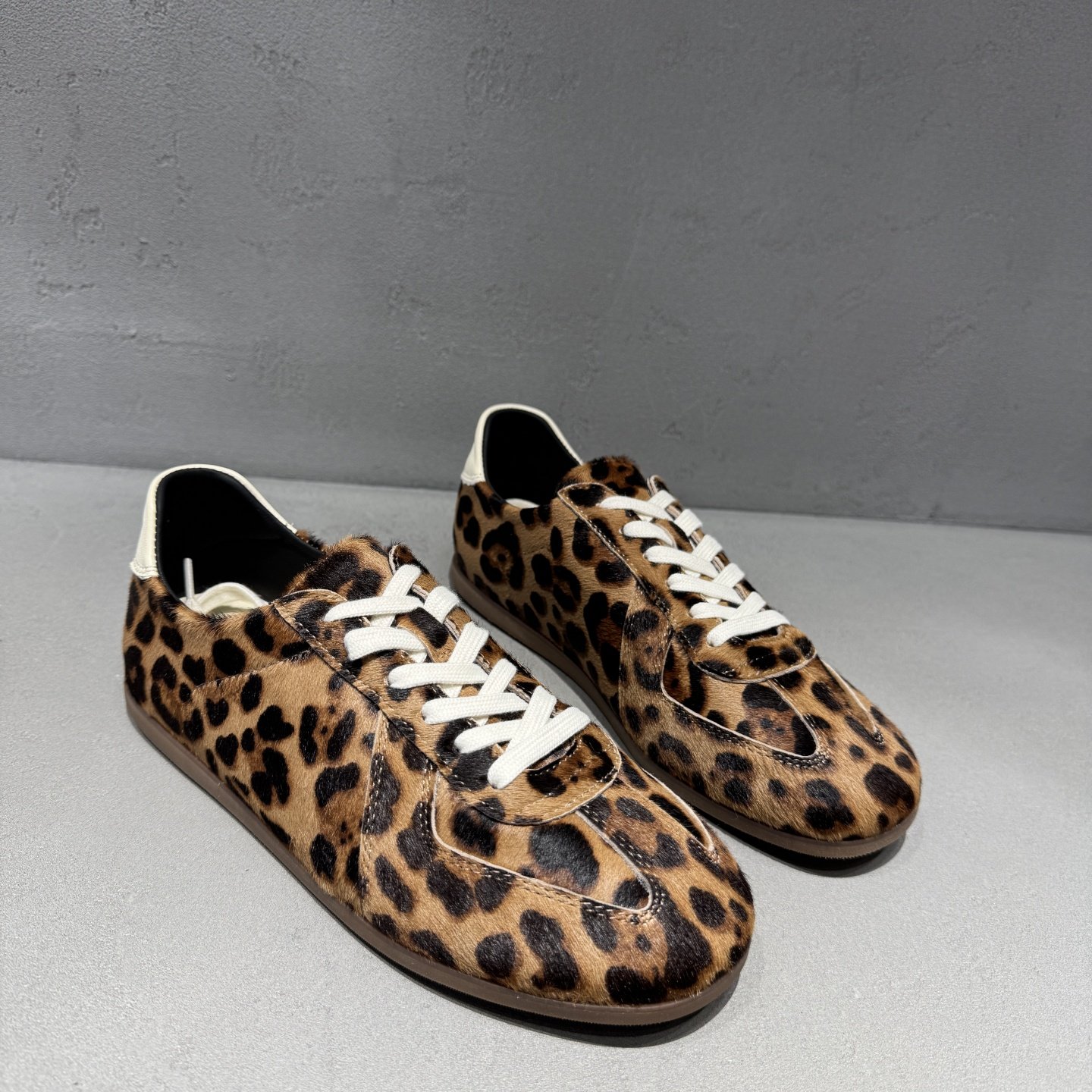 欧货欧洲站真皮2026春新款豹纹牛毛德训鞋女平底休闲舒适透气板鞋,女鞋,德训鞋,淘宝优惠券,粉丝福利购,淘宝优惠卷