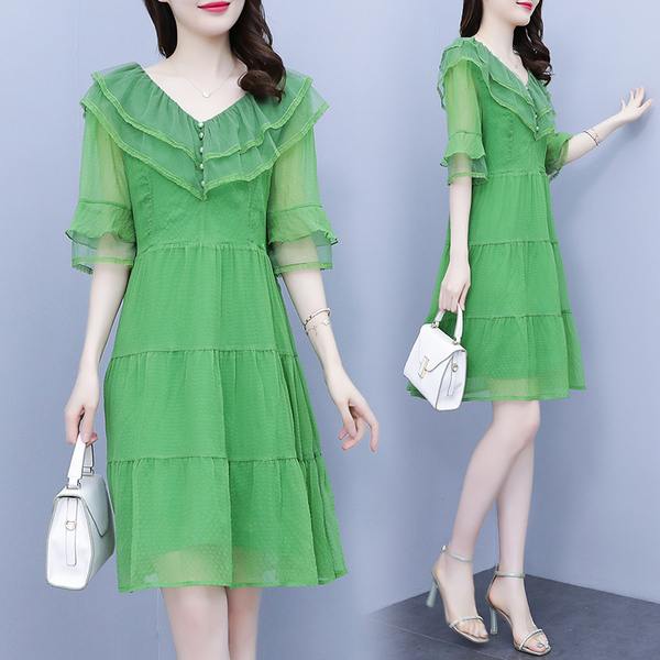RM8718#大码连衣裙女夏季2023新款气质显瘦洋气V领浅绿色荷叶边裙子