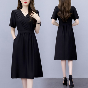 RM8780#大码连衣裙女2023夏季新款V领显瘦收腰法式复古高级感小黑裙
