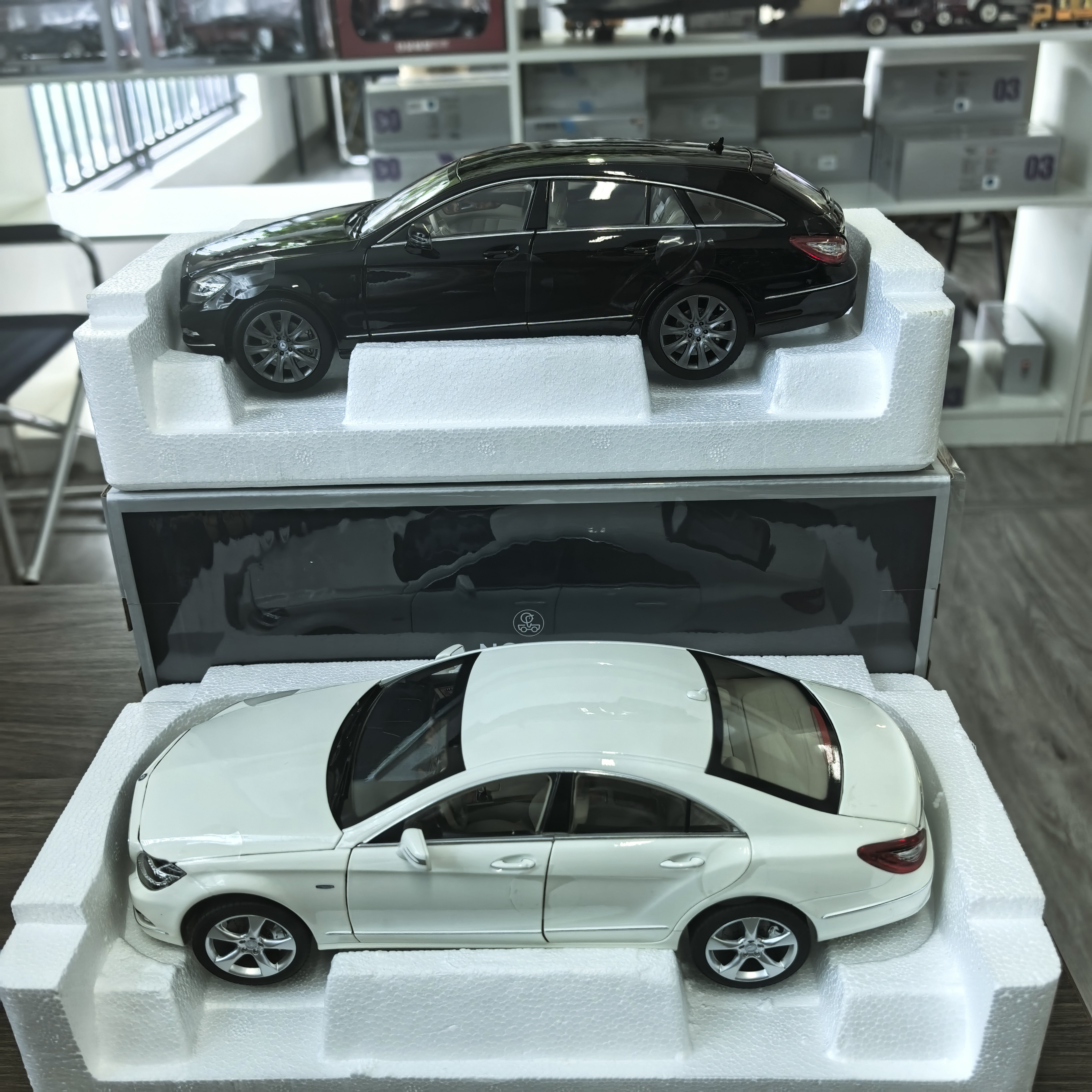 NOREV诺威尔1:18奔驰CLS-CLASS COUPE 2011仿真合金汽车模型 摆件图片