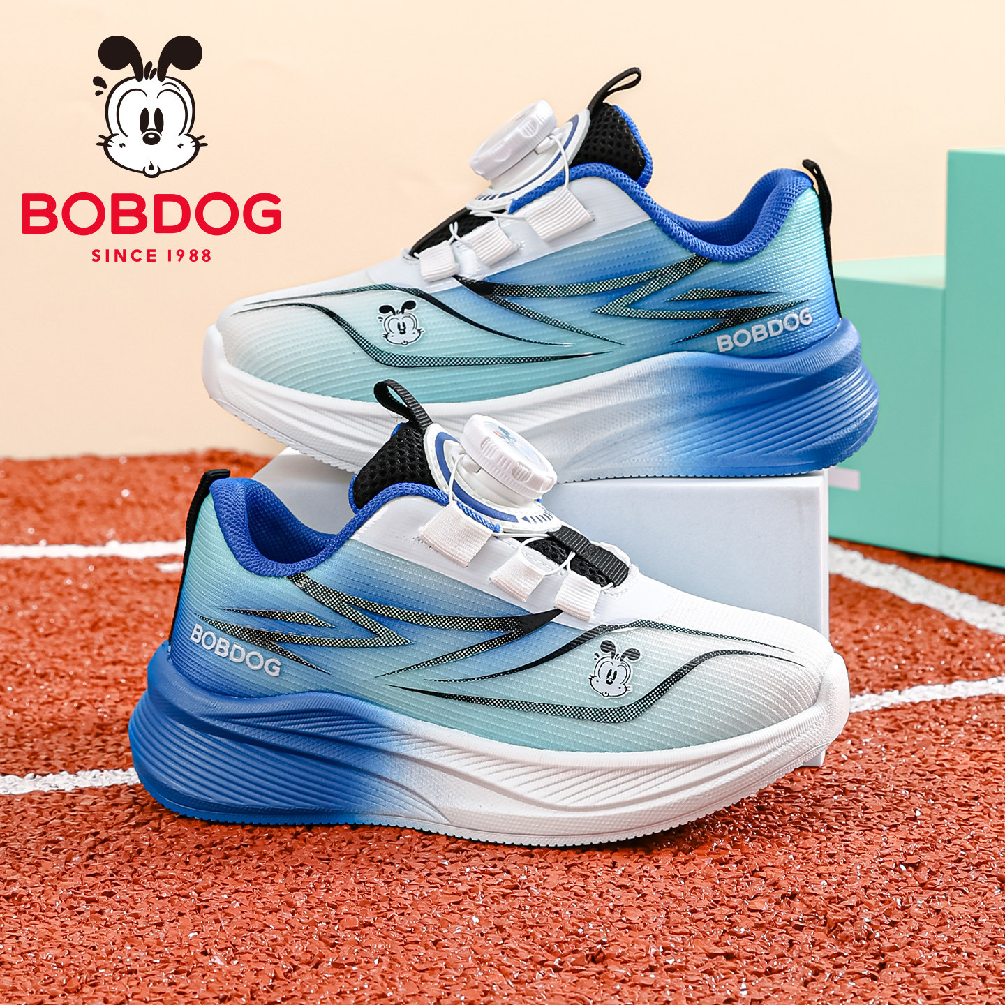 巴布豆童鞋男童旋转扣运动鞋2026春秋新款网面透气儿童轻便跑步鞋