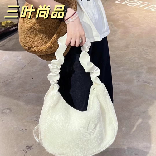 阿迪达斯三叶草仿羊羔绒单肩包