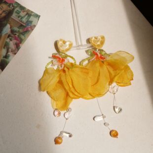 北边春日度假奶黄色花瓣琉璃耳环 女夸张森系耳饰 蝴蝶结布艺耳钉