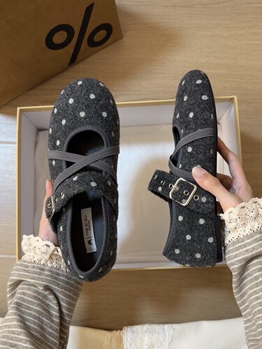 喜番SHOP复古毛呢波点单鞋女生2026秋季软底舒适休闲一脚蹬小单鞋