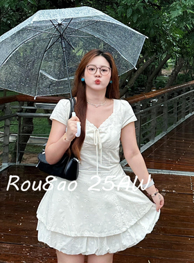 Rou8ao微胖大码女装法式俏皮减龄花苞连衣裙2026夏镂空收腰连衣裙