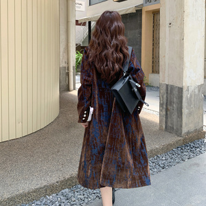 设计感显瘦时尚美拉德棕色植绒大衣女长款2025新款西装领风衣外套图片