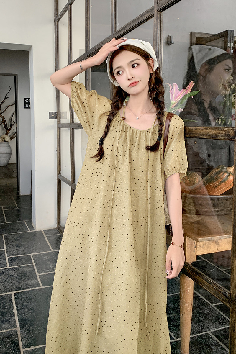 卡其色波点连衣裙夏季女2024新款法式显瘦泡泡袖高腰系带茶歇长裙,女装连衣裙,沁古纱衣