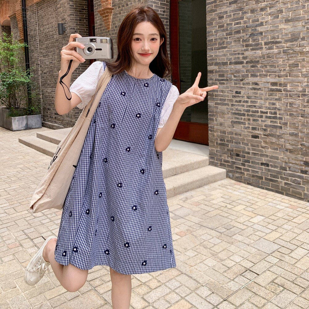 甜美风绣花格子连衣裙女2025夏季新款超好看泡泡袖宽松显瘦娃娃裙,女装连衣裙,沁古纱衣