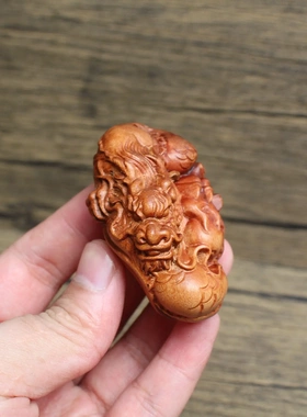 雷击枣木龙手把件把玩文玩雕刻木雕随身工艺品手工打磨