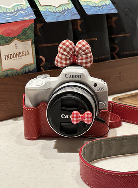 佳能R50保护套R10相机包R62皮套R8R100壳RP底座R5二代配件50V红色