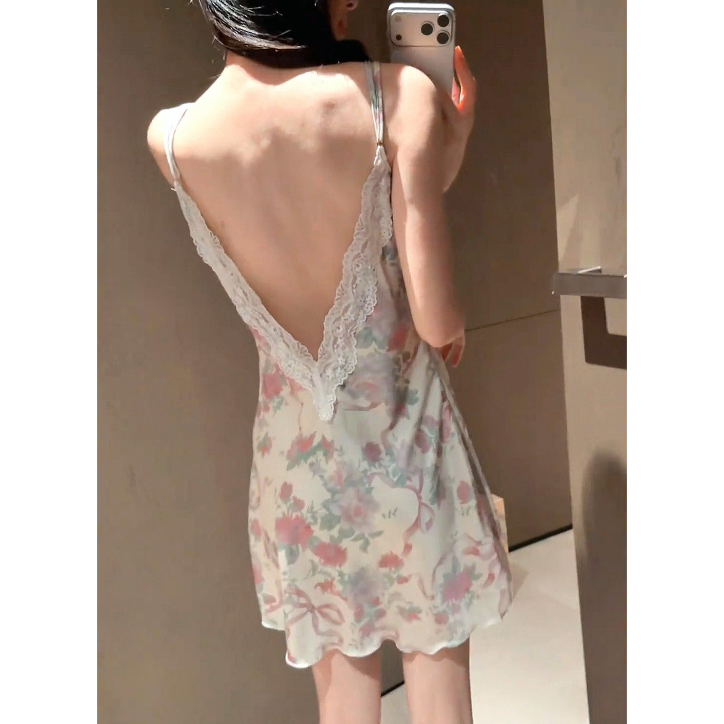 吊带女睡裙露背带胸垫冰丝家居服图片