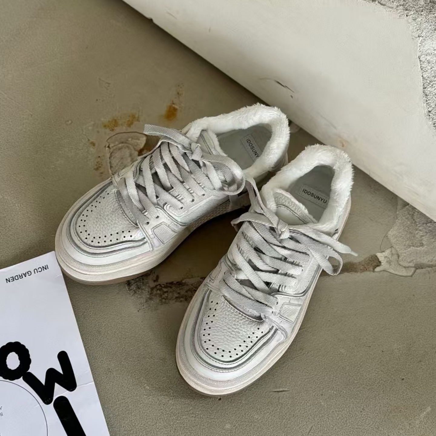 IDO/TT欧货女鞋2025秋冬新款擦旧牛皮圆头系带绒里厚底百搭休闲鞋