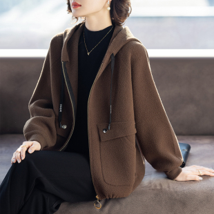 50多岁中老年女士上衣服 休闲针织衫 妈妈春秋外套2025新款 洋气时尚