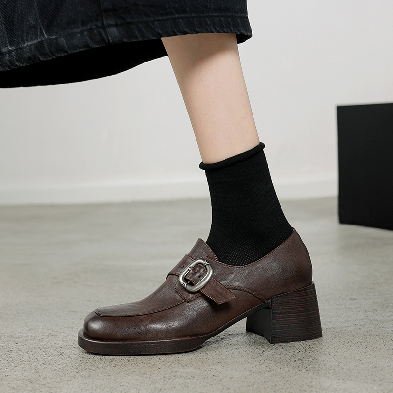 复古废土风金属扣圆头粗跟单鞋