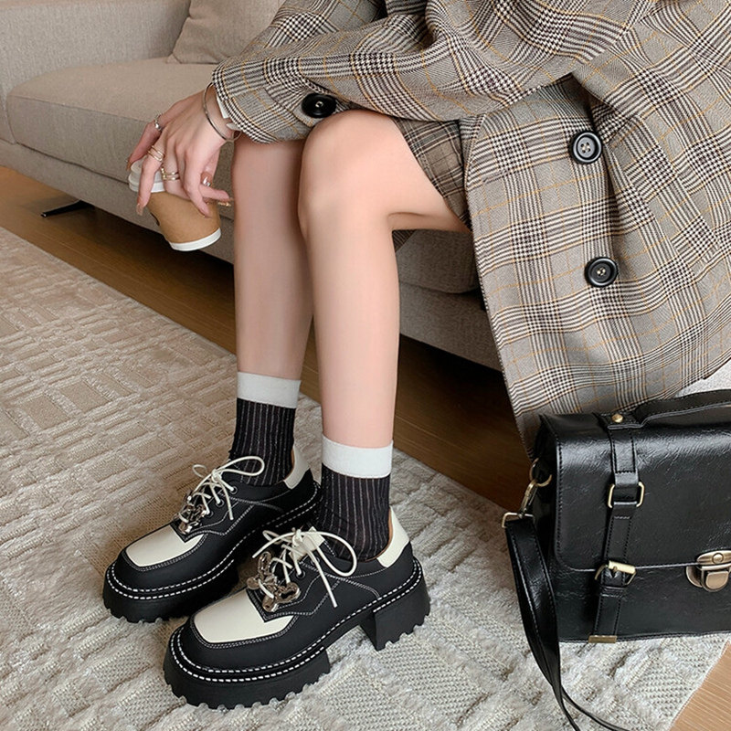 超a酷girl~小众设计感松糕厚底增高小皮鞋女新款金属蝴蝶扣单鞋春