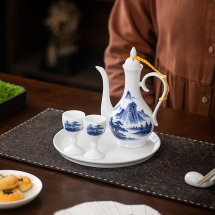 青花瓷陶瓷酒壶仿古家用传统带手柄酒壶酒具中式复古酒壶高脚杯