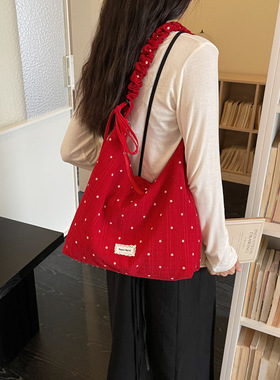韩系碎花波点红色帆布包女2026春夏新款大容量通勤百搭单肩斜挎包