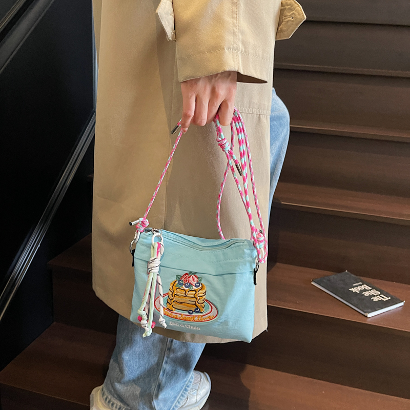日系ins刺绣小众尼龙轻便小包包