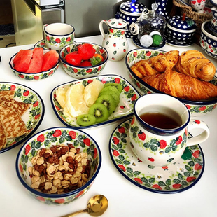 波兰进口手绘陶器可爱草莓烤箱碗米饭碗单把碗圆盘海鲜汤盆 2709X