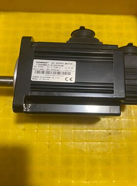 东菱伺服电机，型号130DNMA2-01D5CKAM，实物图