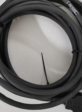 基恩士KEYENCE CB-B3连接线，实物拍摄，黑色线材，