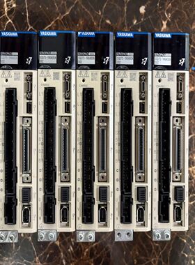 安川7系 SGD7S-1R6A00A002 200W伺服驱动