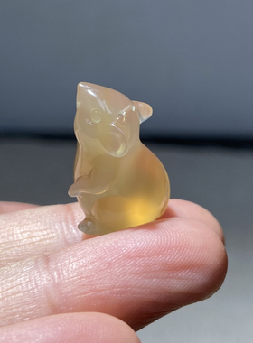 纤纤素手玛瑙鼠雕件招财本命年