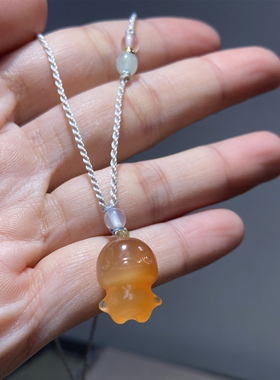 天然冰透玛瑙萌鸡玉项坠