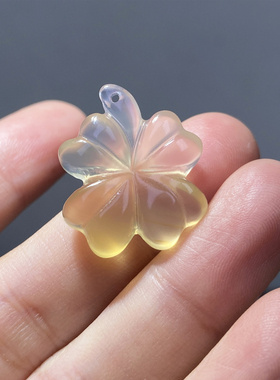 四叶草天然冰透双面雕工玉髓幸运草项坠饰品 香槟金玛瑙玉坠挂件
