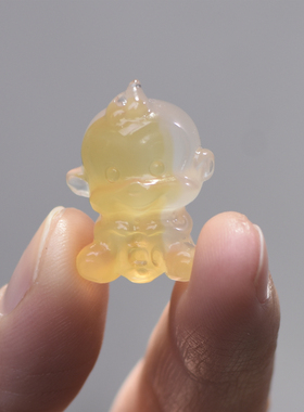 猴子天然冰透玛瑙俏色生肖项坠