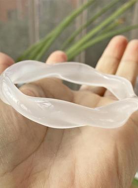 瑞丽女玉髓玛瑙镯子白冰