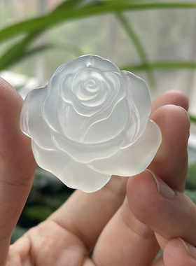 女玉髓花朵项坠牡丹如意