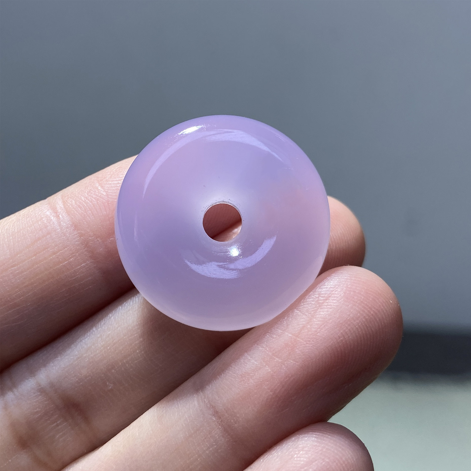 天然冰透玉髓紫罗兰平安扣项坠