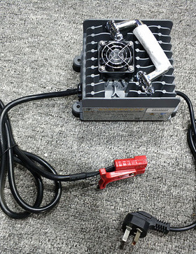 凯驰卡赫洗地机BD50/50C充电器BD530BP B40C免维护电瓶式24V15A