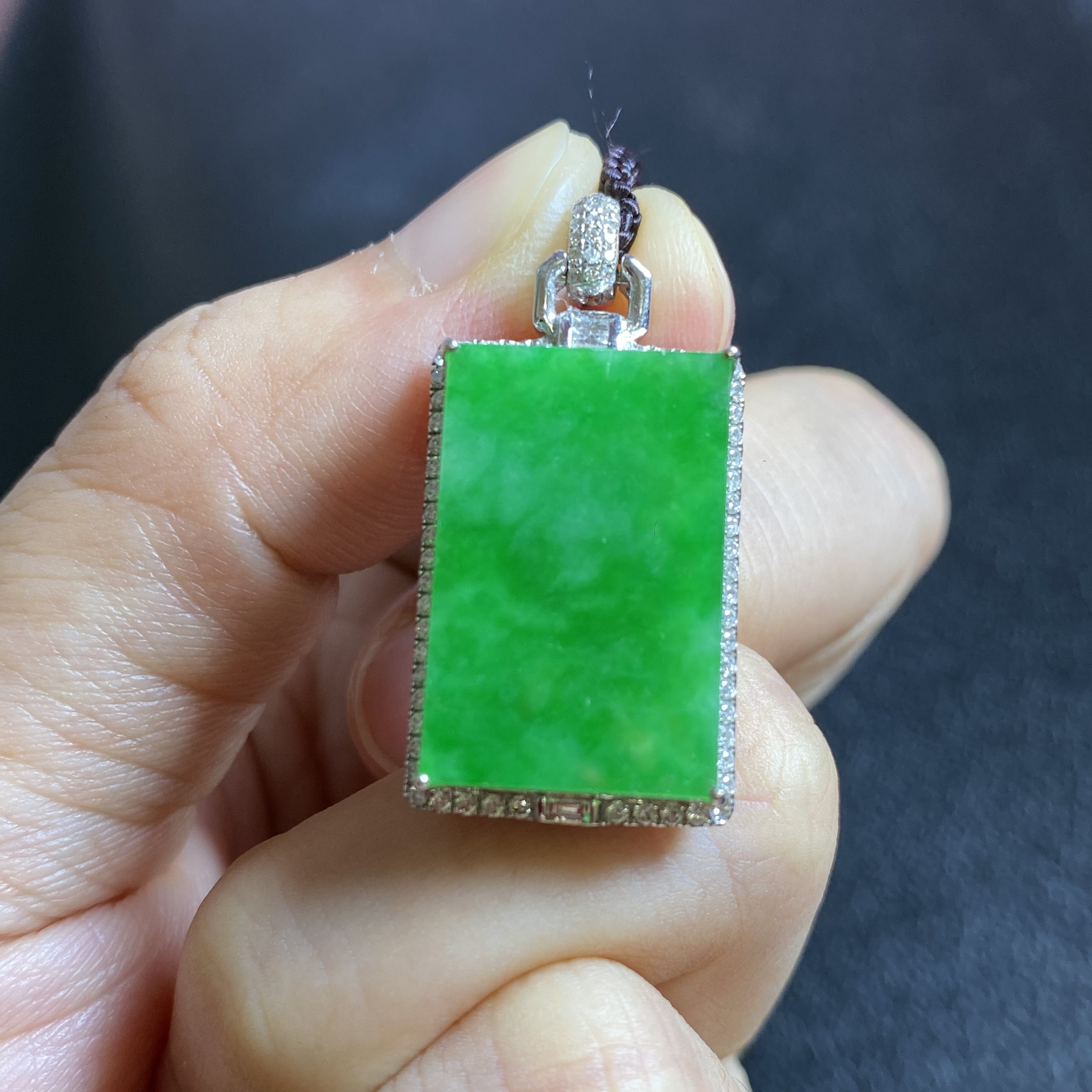 掌中翠翡翠A货冰种阳绿翠平安无事牌18K金豪镶女款吊坠挂件 0183