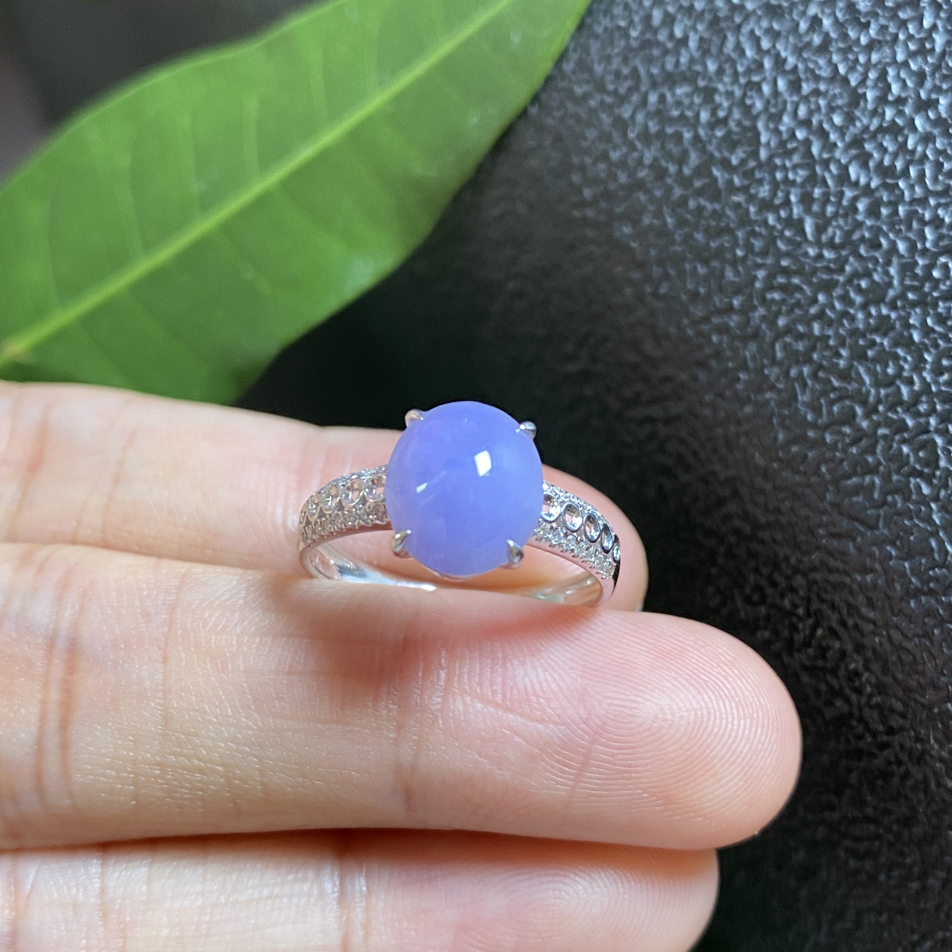 掌中翠缅甸天然翡翠A货冰种紫罗兰蛋面18K金镶嵌女款戒指 0050