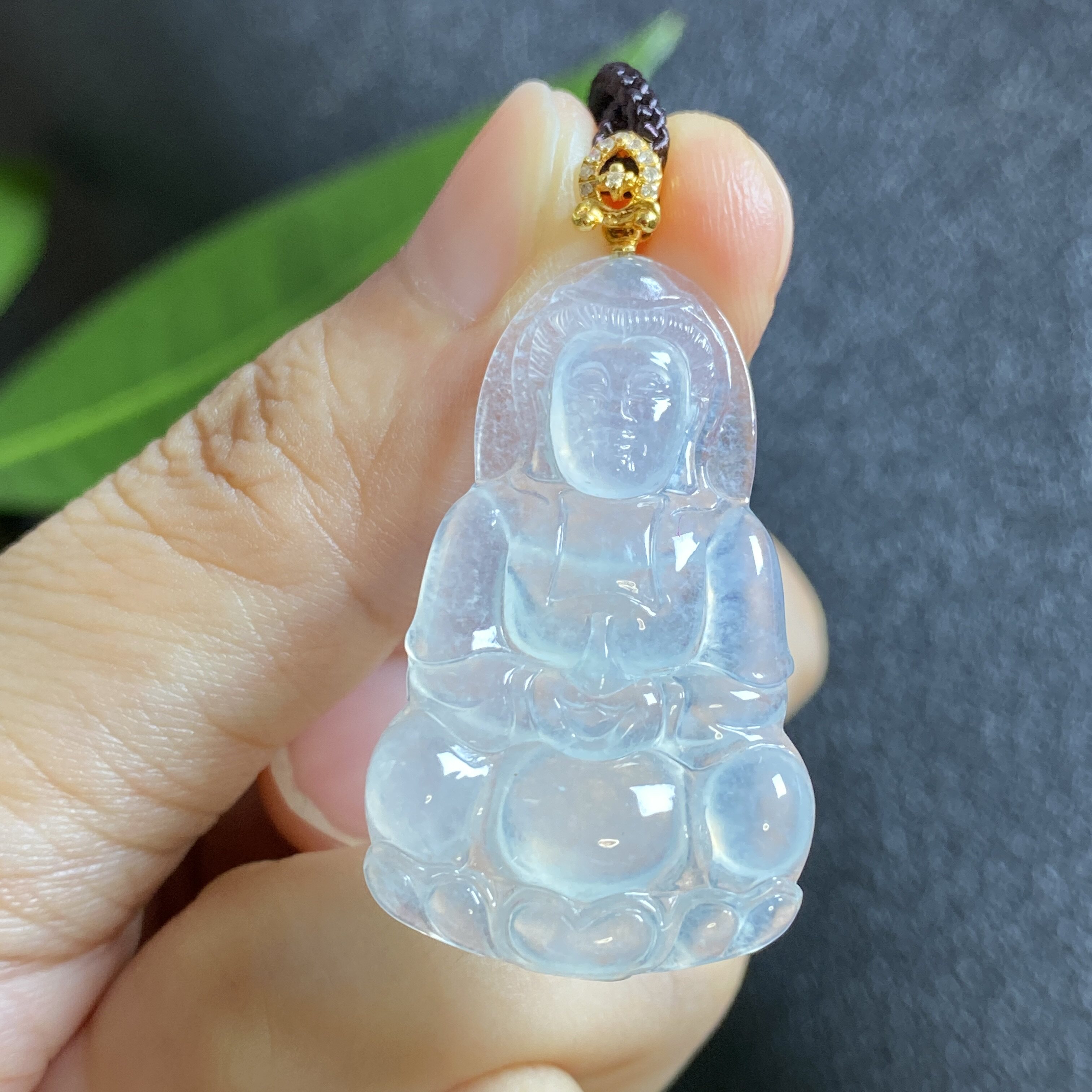 掌中翠缅甸天然翡翠高冰种起胶小观音18k金镶嵌挂件吊坠 0272