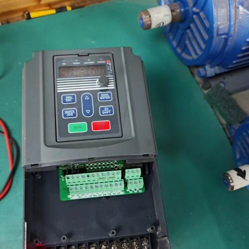 议价迈凯诺变频器KE300-004G/5R5P-T44KW/5可维修