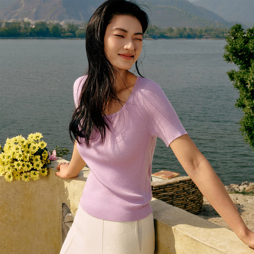 东黎细坑条方领短袖套头衫