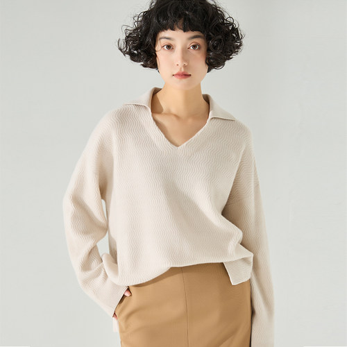 东黎波浪纹翻领宽松套头羊绒衫