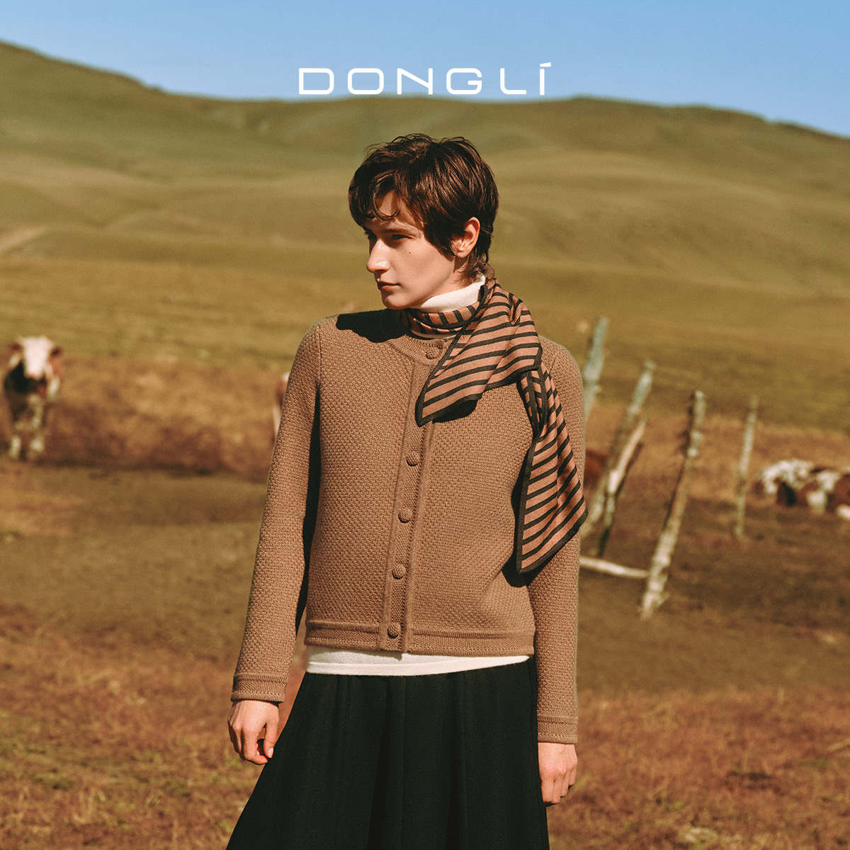 东黎毛绒混纺小香风开衫外套