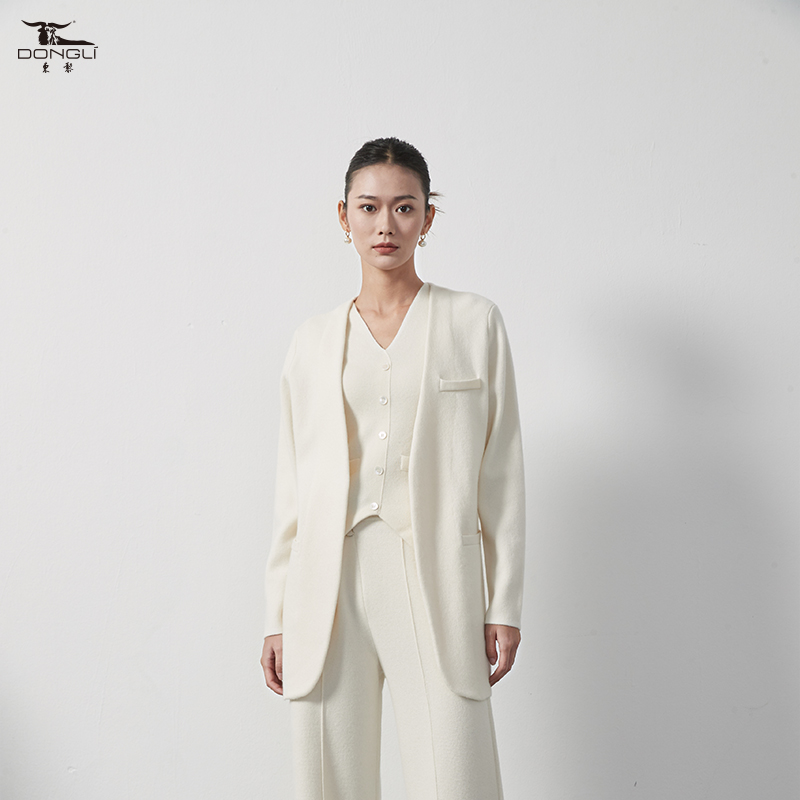 东黎女士针织休闲西服开衫