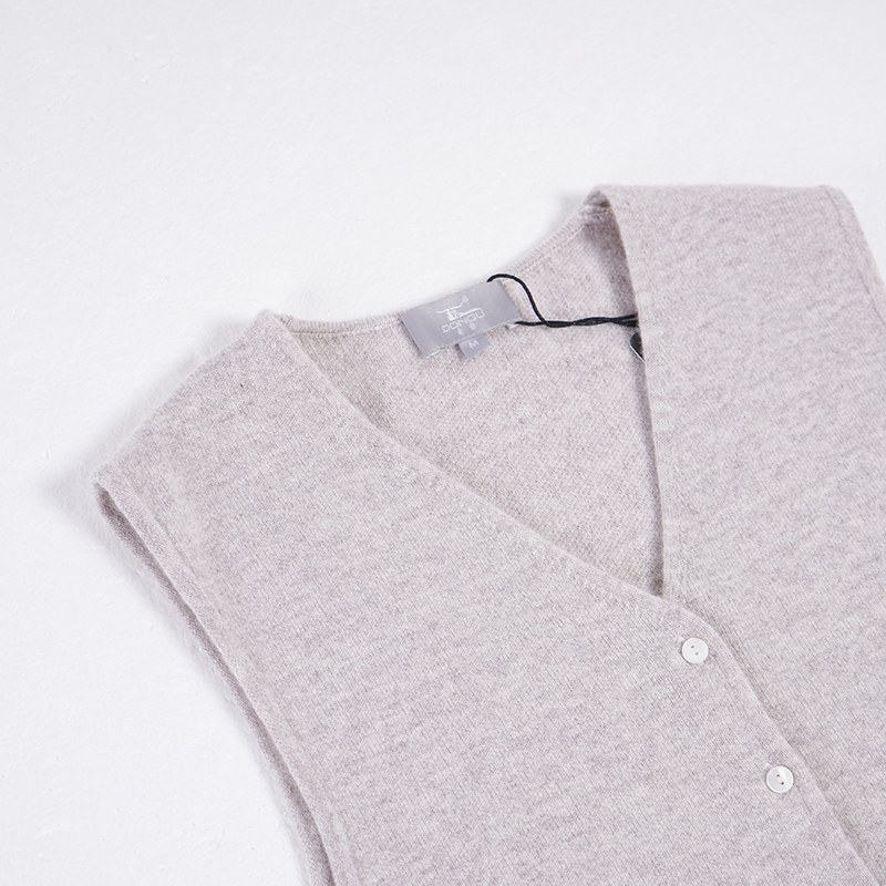 东黎山羊绒女士宽肩针织开衫马甲