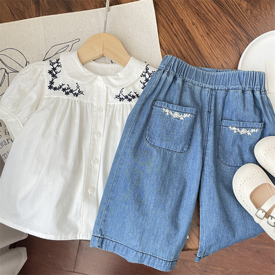 藏蓝花朵刺绣娃娃领短袖小衫