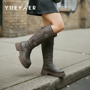 月芽儿长筒靴冬季新款2025复古显瘦靴子皮带扣百搭粗跟西部骑士靴