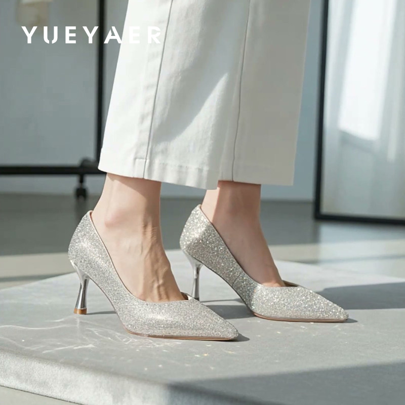 月芽儿2026春季新款性感风尖头细跟高跟鞋珍珠亮片职业气质婚鞋女