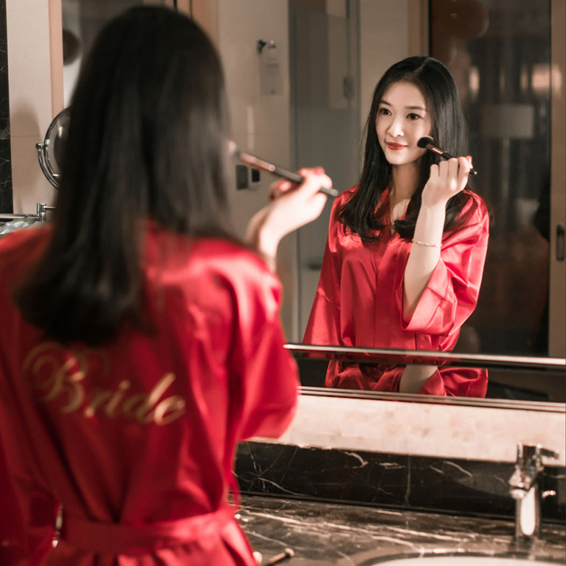 逗时裳丝绸女婚庆拍照晨袍新娘