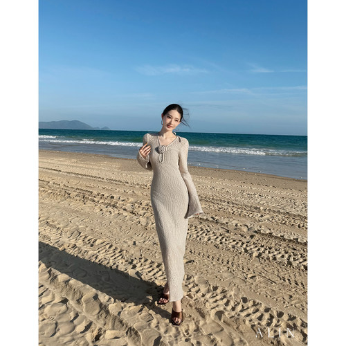 阿琳ALIN【玫瑰花语】显腰细羊毛花朵针织连衣裙女V领修身长裙子