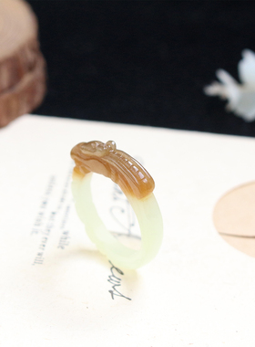 男女款和田玉糖白玉龙头戒指