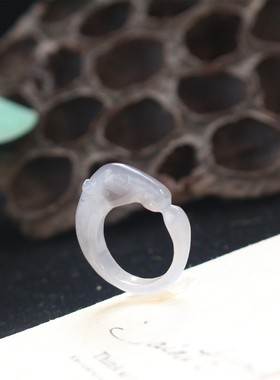 可定制原创和田玉烟紫小马戒指